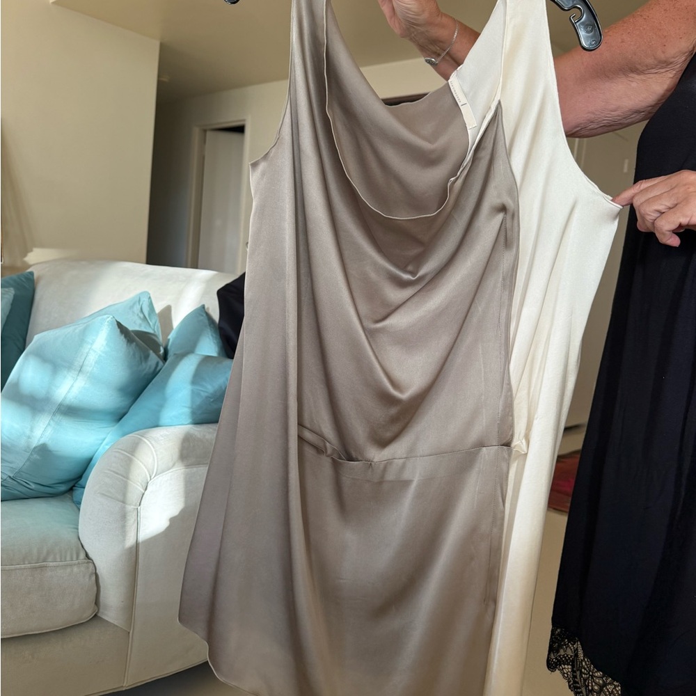 Elegant Two-Tone Sleeveless Dress